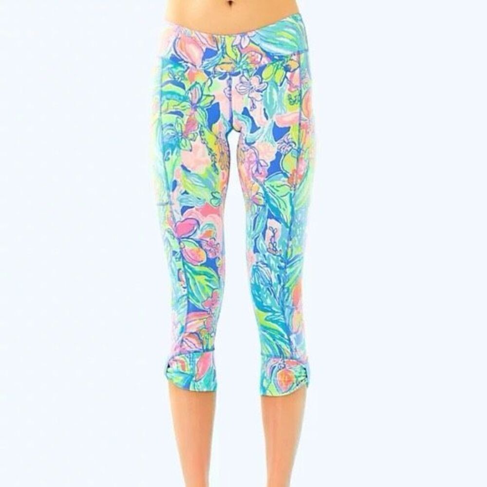 Lilly Pulitzer Fara Weekender Crop Leggings in the "Surf Gypsea" SMALL